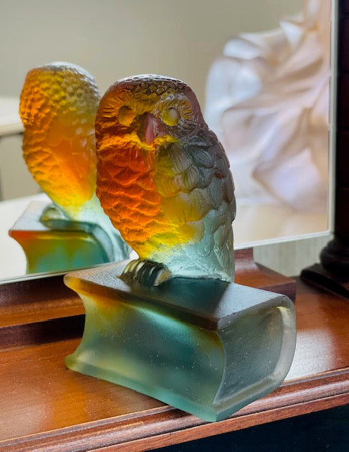 Cristal Daum : Chouette sur le livre