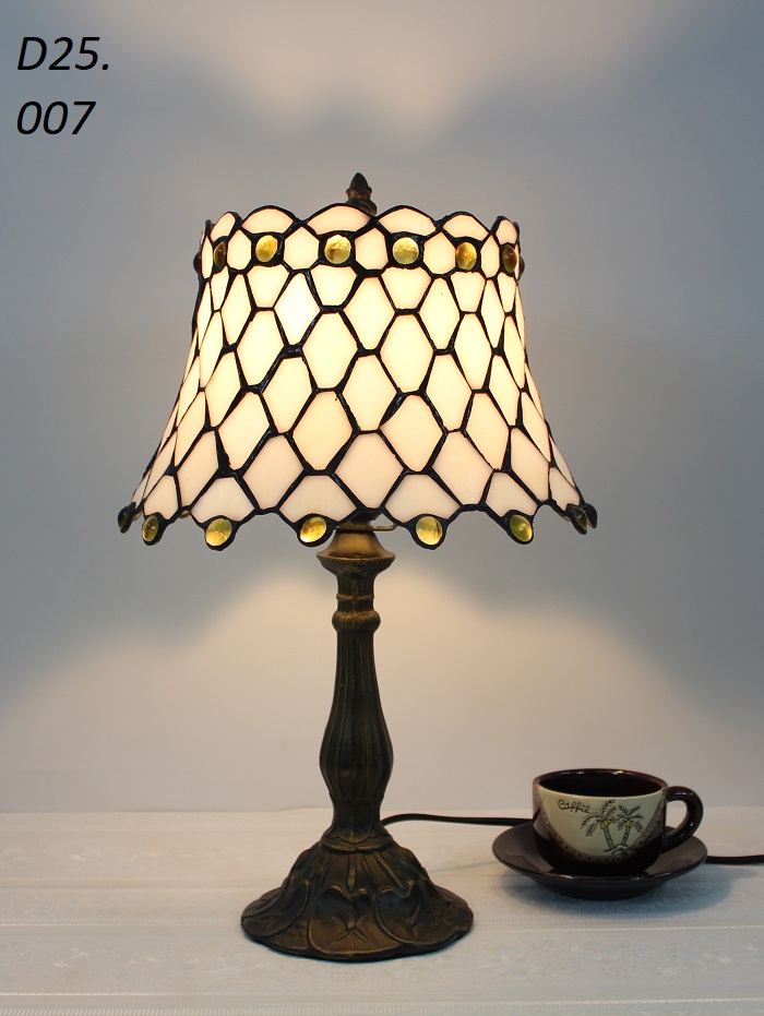 Lampe style Tiffany diam.25                           réf.25.007