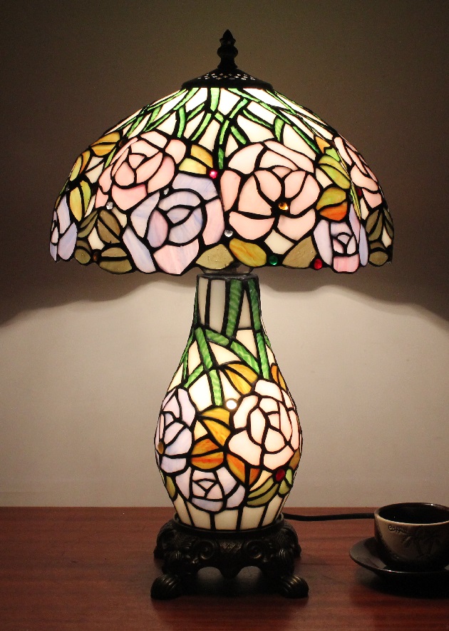 Lampe style Tiffany diam.30                           réf.30.008