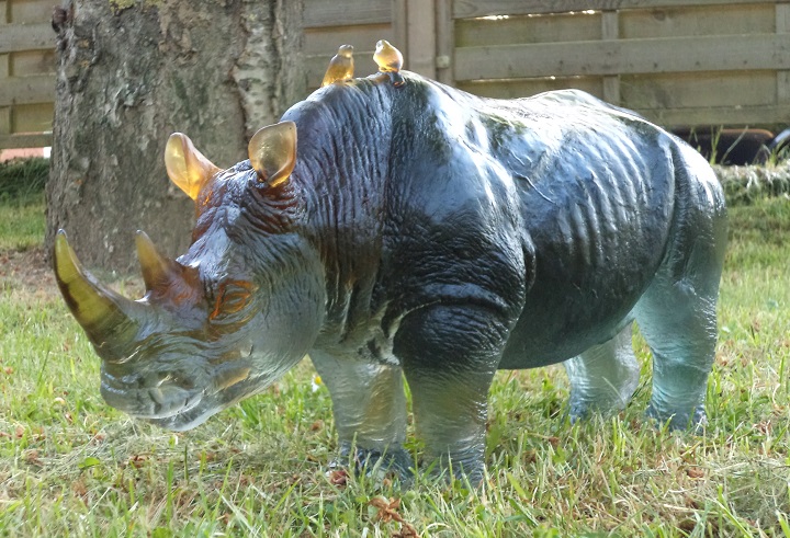 Cristal Daum : Rhinocéros ambre gris